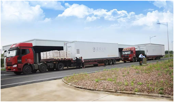 
			              “陽光電源在儲能調(diào)頻市場經(jīng)驗非常豐富，早在2011年就承建了國內(nèi)規(guī)模最大的MW級電網(wǎng)調(diào)頻項目，提供的高度集成一體化儲能系統(tǒng)解決方案和經(jīng)濟便捷一站式售后服務(wù)在我們業(yè)內(nèi)口碑極佳，這次很高興與陽光合作。”山西電廠負責(zé)人對陽光電源儲能給予高度評價