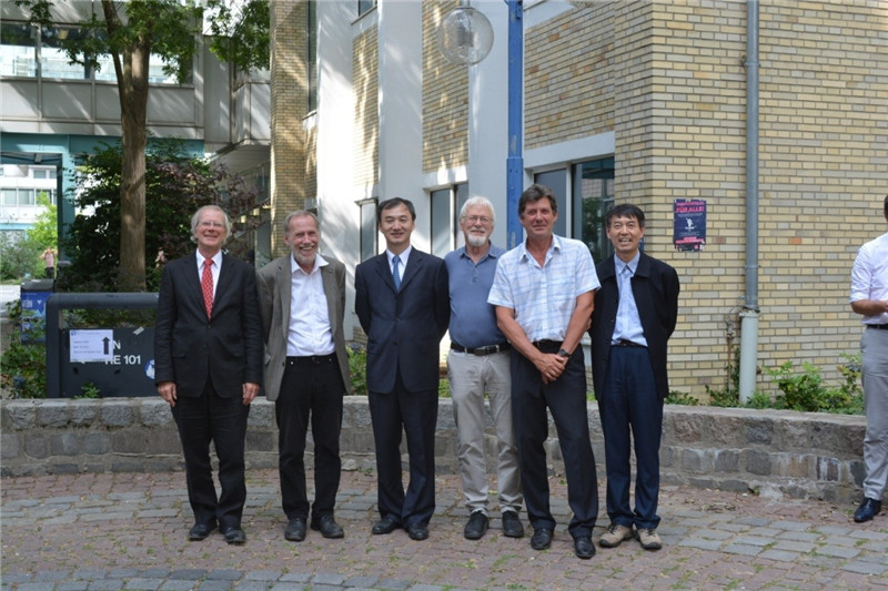 　　日前，西北工業(yè)大學“中德風能研究中心”聯(lián)合德國柏林工業(yè)大學、德累斯頓工業(yè)大學、柏林應用技術大學在德國柏林舉辦了2018中德風電技術研討會。會議圍繞中國風電技術發(fā)展、德國與世界風電技術現(xiàn)狀和中德風電技術與人才交流合作等內(nèi)容進行了廣泛的交流與研討，倡議聯(lián)合開展“一帶一路”風電人才培養(yǎng)