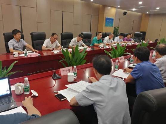 　　6月28日，福建能源監(jiān)管辦赴江蘇南通開展海上風電安全管理若干問題研究課題調(diào)研工作，國家能源局電力安全監(jiān)管司相關(guān)負責同志蒞臨指導。

　　調(diào)研組實地走訪了江蘇龍源蔣家沙海上風電場項目，了解了現(xiàn)場規(guī)劃、交通運輸可達性、海上升壓站設(shè)計規(guī)范要求、工程環(huán)境適應性、工程施工技術(shù)難點、現(xiàn)場安全管理和運行維護管理等有關(guān)情況，并與工程項目建設(shè)、施工、設(shè)計、監(jiān)理等參建單位，以及質(zhì)量監(jiān)督機構(gòu)進行了多方交流溝通