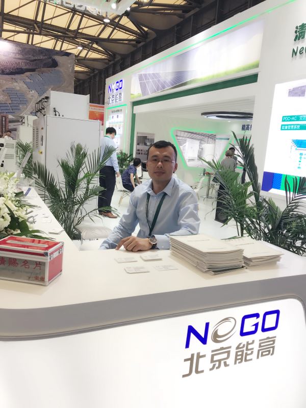 在光伏產(chǎn)業(yè)因?yàn)樾抡叨鴦邮幉话驳慕?，儲能卻忽然間鋪天蓋地的大放異彩。這世上，好的搭檔不是用來互相拆臺的，而是互相成就的，就比如光伏和儲能