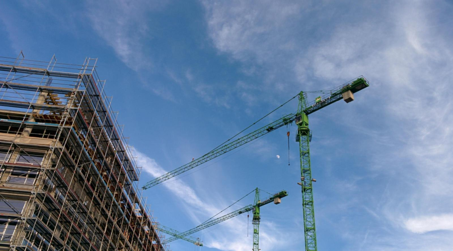 　　【中國儀表網(wǎng) 儀表標準】為落實《土十條》和《污染地塊土壤環(huán)境管理辦法(試行)》，生態(tài)環(huán)境部和國家國家市場監(jiān)督管理總局除了對農(nóng)用地進行了管理辦法的制定外，還發(fā)布了《土壤環(huán)境質(zhì)量 建設(shè)用地土壤污染風險管控標準(試行)》(GB36600-2018)，同樣將于2018年8月1日開始實施。  　　建設(shè)用地土壤上污染物可以通過口、皮膚接觸、吸入土壤顆粒物等方式侵害人體的健康