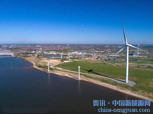                                                                                                                                                                     
	　　當(dāng)前風(fēng)電產(chǎn)業(yè)正處于發(fā)展的“十字路口”，分布式風(fēng)電被認為是撬動產(chǎn)業(yè)下一輪爆發(fā)的“藍海”。今年以來，一系列政策紅利試圖帶動分布式風(fēng)