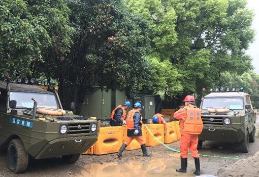 　　7月6日下午，公司開展2018年防汛演習，全面檢閱了公司防汛應急預案實用性和防汛處置能力。公司副總經(jīng)理陳慶在公司應急指揮中心觀摩了演習