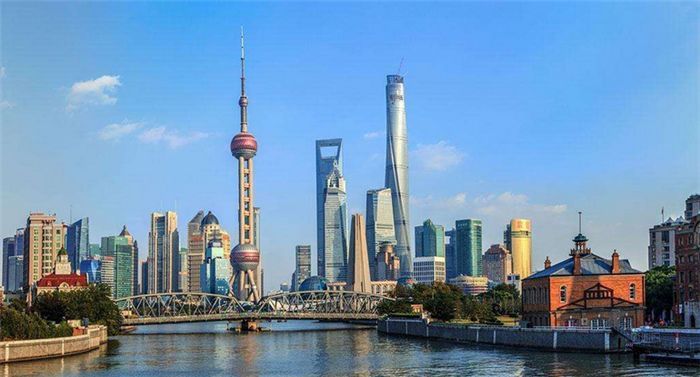 
                    
	7月11日，在上海市政府新聞發(fā)布會上，上海市經(jīng)信委副主任黃甌介紹，上海市將加快取消對外商投資汽車制造業(yè)的限制，鼓勵(lì)外商投資先進(jìn)制造業(yè)。


	


	 


	


	北京時(shí)間7月10日，特斯拉首席執(zhí)行官埃隆·馬斯克（Elon Musk）抵達(dá)上海，與上海臨港管委會、臨港集團(tuán)共同簽署了純電動車項(xiàng)目投資協(xié)議，特斯拉將在臨港地區(qū)獨(dú)資建設(shè)集研發(fā)、制造、銷售等功能于一體的特斯拉超級工廠（Gigafactory 3）