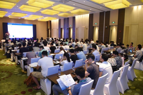 　　【中國儀表網 儀表會議】為推動我國光譜成像技術的應用與發(fā)展，推進光譜成像技術前沿探索研究，促進光譜成像技術的創(chuàng)新及多領域應用，“第二屆光譜成像技術應用與發(fā)展國際會議 & 學術論壇——光學感知與智能光學”于7月5日至6日在陜西西安隆重舉行。本次會議由中國科學院西安光學精密機械研究所主辦，中國科學院光譜成像技術重點實驗室承辦，得到了中國科學院的大力支持