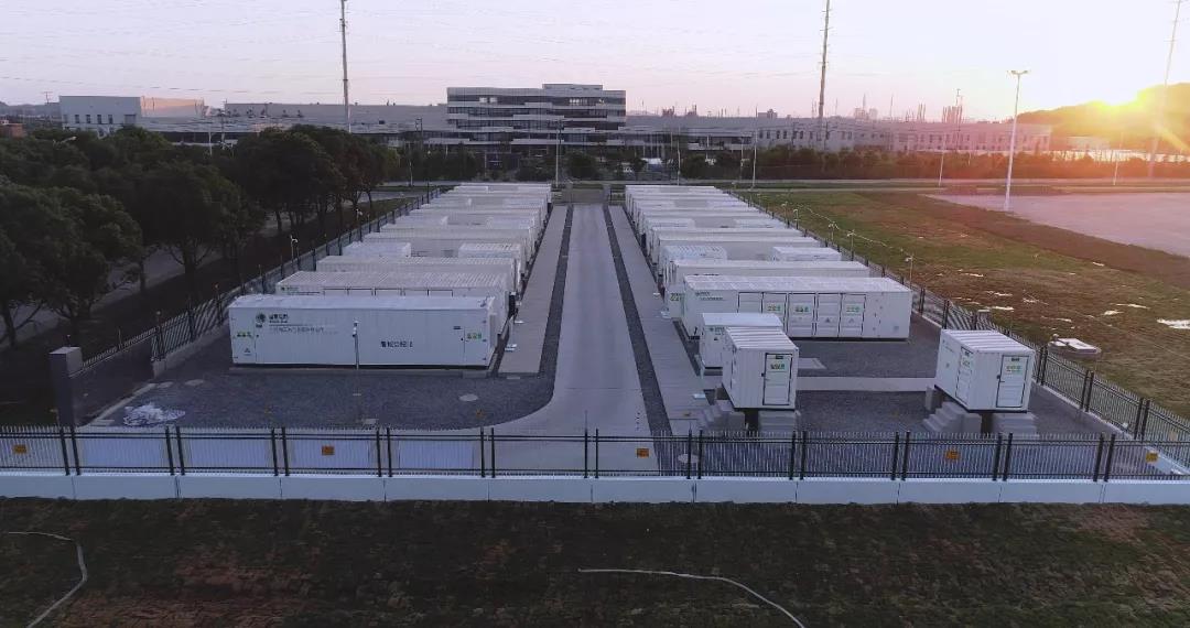 　　　　隨著氣溫一天天升高，江蘇各地均開啟了“燒烤模式”，小伙伴們在家空調(diào)全開，電網(wǎng)的用電負荷也與日俱增。　　2017年夏天，江蘇電網(wǎng)最高用電負荷已達到1.02億千瓦，超過德國、韓國等國的最高用電負荷