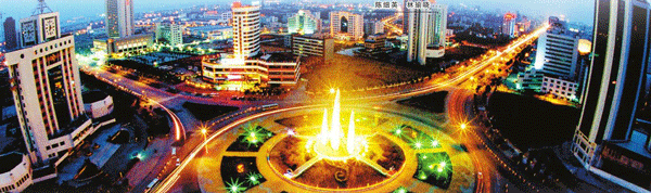 　　大陸南瑞明珠升起 　　——湛江電網(wǎng)支撐城市發(fā)展40年掠影 　　“東海和硇州是我的一雙管鑰，我是神州后門上的一把鐵鎖?！睈蹏娙寺勔欢鄤?chuàng)作的名篇《七子之歌·廣州灣》，描述的即是地處我國大陸最南端的廣東湛江