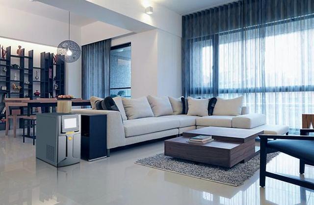 
			              鈦酸鋰電池的使用使其拿不到高額補助，造成公司陣痛，而儲能市場的乏力是珠海銀隆失敗的最大原因。
珠海銀隆又雙叒叕出事了，其旗下南京銀隆新能源有限公司位于南京市溧水經(jīng)濟開發(fā)區(qū)的新能源(產(chǎn)業(yè)園)商用車不動產(chǎn)項目，被江蘇省高級人民法院依據(jù)民事裁定被查封，查封期限自2018年7月20日起到2021年7月19日止