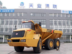 
	
                    
	【電纜網(wǎng)訊】7月23日晚間，天業(yè)通聯(lián)發(fā)布公告稱，公司與晶澳太陽能有限公司的實控人簽署了意向協(xié)議，對公司以發(fā)行股份方式購買晶澳太陽能100%的股權(quán)相關(guān)事宜達(dá)成合作意向。

	

	據(jù)悉，本次重組完成后，天業(yè)通聯(lián)的實際控制人將發(fā)生變更，由何志平變更為靳保芳，本次重組將構(gòu)成借殼上市