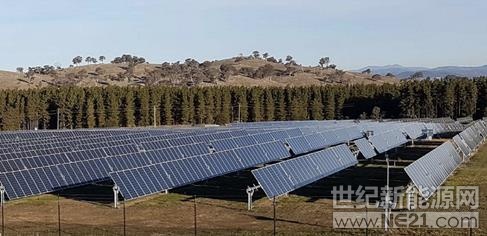 英國農(nóng)業(yè)部可再生能源和氣候變化首席顧問Jonathan Scurlock博士在與《光伏雜志》探討一篇關(guān)于農(nóng)業(yè)正如何在采用太陽能中發(fā)揮作用的文章時(shí)，嚴(yán)厲斥責(zé)了該國的商業(yè)、能源和工業(yè)戰(zhàn)略部（BEIS）。他表示政府部門知道如何推動(dòng)太陽能的發(fā)展，但Brexit卻無法“制定明智的政策”