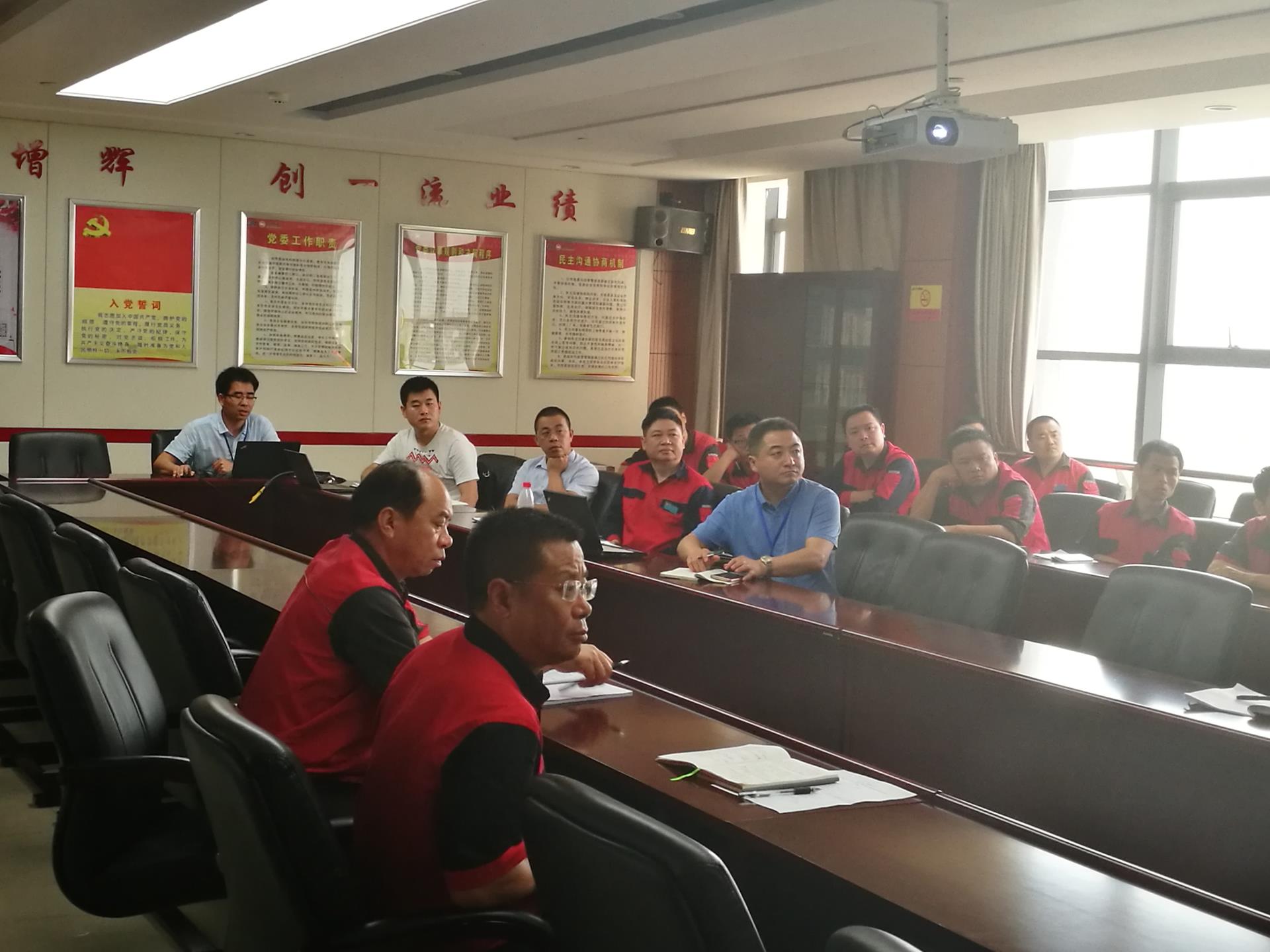 　　【中國儀表網 儀表企業(yè)】2018年6月25日，湖北三寧化工股份有限公司對各分廠已經實施的先進控制項目組織驗收。經過評審，和利時負責實施的尿素廠2*75t鍋爐汽機控制優(yōu)化項目順利通過驗收，并獲得用戶的一致認可