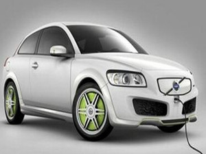 
	
                    
	【電纜網(wǎng)訊】近日，豐田表示，將在2020年左右在全球市場(chǎng)推出10款全電動(dòng)汽車(chē)，并在2030年，旗下的電動(dòng)汽車(chē)和燃料電池汽車(chē)的年銷(xiāo)量達(dá)到100萬(wàn)輛左右，豐田表示，為了實(shí)現(xiàn)這一目標(biāo)，需要投資逾130億美元開(kāi)發(fā)和制造電池。

	

	據(jù)悉，豐田將首先在中國(guó)推出純電車(chē)型，接下來(lái)是日本、印度、美國(guó)和歐洲