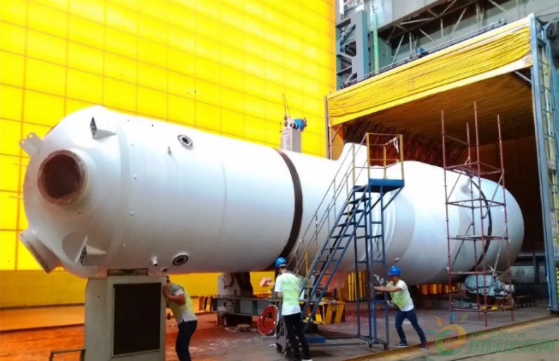 
                    

7月19日，由中國(guó)核動(dòng)力研究設(shè)計(jì)院自主攻關(guān)設(shè)計(jì)的華龍一號(hào)福清6號(hào)機(jī)組第二臺(tái)ZH-65型蒸汽發(fā)生器在東方 電氣（廣州）重型機(jī)器有限公司順利通過(guò)出廠驗(yàn)收，具備發(fā)運(yùn)條件。中國(guó)核動(dòng)力研究設(shè)計(jì)院、福建福清核電廠有限公司的相關(guān)人員參加了驗(yàn)收