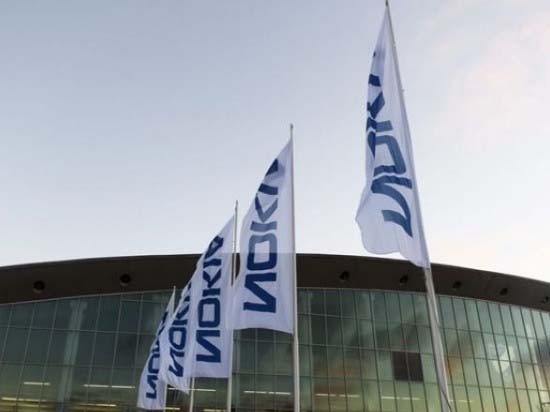 
	
                    
	【電纜網(wǎng)訊】北京時間7月26日消息，諾基亞今天發(fā)布了截至6月30日的2018財年第二季度財報。財報顯示，按照國際財務(wù)報告準(zhǔn)則(IFRS)計算，諾基亞第二季度凈銷售額為53.13億歐元(約合62.32億美元)，較上年同期的56.19億歐元下降5%；歸屬于諾基亞母公司股東的凈虧損為2.66億歐元(約合3.12億美元)，較上年同期的凈虧損4.37億歐元收窄39%