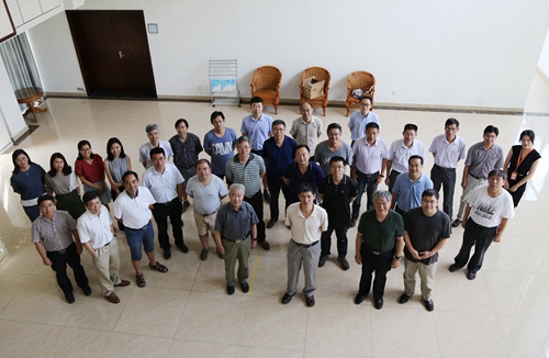 　　【中國儀表網(wǎng) 儀表會(huì)議】7月24日，等離子體所召開國家重點(diǎn)研發(fā)計(jì)劃“大科學(xué)裝置前沿研究”重點(diǎn)專項(xiàng)2016年度立項(xiàng)項(xiàng)目中期總結(jié)會(huì)。此次會(huì)議主要對(duì)等離子所牽頭承擔(dān)的“高密度下加熱及電流驅(qū)動(dòng)效率和協(xié)同效應(yīng)研究”項(xiàng)目3個(gè)課題的中期執(zhí)行情況進(jìn)行總結(jié)和評(píng)議