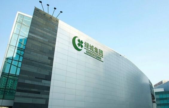 
	
                    
 【電纜網(wǎng)訊】近日，綠城中國一反“精雕細刻慢工出好活”的常態(tài)，對內發(fā)布了《關于全面加強內源性現(xiàn)金流管理的通知》要求員工加快銷售，堅決執(zhí)行“早銷，多銷、快銷”的策略。同時，加大應收款項回款力度，“傾盡一切努力”獲得受限價政策影響項目的預售許可證；對于不受限價政策影響的項目，要爭取把原計劃2019年供貨的房源提前至2018年開盤銷售，嚴格控制付款