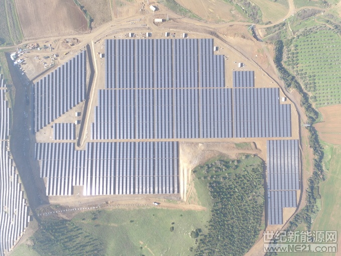 高效組件制造商松下宣布，已完成其在土耳其11.7MWHIT(本征異質(zhì)結(jié)電池)太陽能組件光伏電站項目的施工。



公告稱，該項目總?cè)萘繛?1.7兆瓦，是目前使用HIT組件的最大的光伏項目