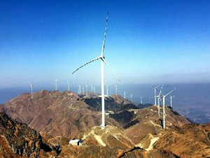 
	
                    
	【電纜網(wǎng)訊】7月29日，中國能建在湖南投資建設(shè)的首個風(fēng)電場——白云仙風(fēng)電場二期工程項目最后7臺機組成功并網(wǎng)投產(chǎn)，標志著白云仙風(fēng)電場二期項目正式投產(chǎn)運營。

	

	該項目由中國能建投資公司投資開發(fā)，EPC總承包單位和主要施工單位分別為中國能建中南院和中國能建湖南火電公司