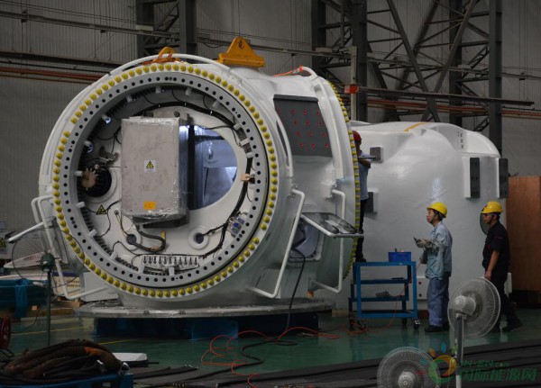 　　 8月2日，記者參加了天津?yàn)I海新區(qū)舉辦的全國(guó)慶祝改革開(kāi)放40周年大型報(bào)道活動(dòng)啟動(dòng)儀式及參觀重點(diǎn)科技企業(yè)活動(dòng)。
　　在天津?yàn)I海新區(qū)組織來(lái)自全國(guó)的國(guó)家級(jí)新區(qū)代表等全國(guó)極具影響力的政務(wù)新媒體代表、微博自媒體近200人參觀過(guò)程中，實(shí)地參觀了天津深之藍(lán)海洋設(shè)備科技有限公司、天津明陽(yáng)風(fēng)電設(shè)備有限公司、浙江大學(xué)濱海產(chǎn)業(yè)技術(shù)研究院等地和相關(guān)科技研發(fā)制造企業(yè)及部門