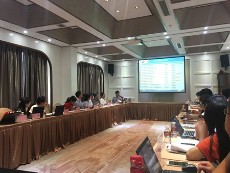 　　【中國儀表網(wǎng) 儀表會(huì)議】2018年7月25-26日，由機(jī)械工業(yè)儀器儀表綜合技術(shù)經(jīng)濟(jì)研究所(以下簡稱儀綜所)牽頭的國家重點(diǎn)研發(fā)計(jì)劃NQI專項(xiàng)“產(chǎn)品生產(chǎn)過程質(zhì)量測量分析和改進(jìn)技術(shù)標(biāo)準(zhǔn)研究”項(xiàng)目組會(huì)議在黑龍江省哈爾濱召開。來自中機(jī)生產(chǎn)力促進(jìn)中心、北京機(jī)械工業(yè)自動(dòng)化研究所有限公司、中國家用電器研究院、中國標(biāo)準(zhǔn)化研究院、山東省標(biāo)準(zhǔn)化研究院、中國皮革制鞋研究院有限公司、中國制漿造紙研究院有限公司、重慶盟訊電子科技有限公司、北京航空航天大學(xué)、中國計(jì)量大學(xué)、鄭州大學(xué)、華中科技大學(xué)等課題承擔(dān)及參