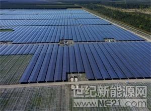 近日，法國已在其3GW部署計劃的最新階段批準了103個大型太陽能項目，總計720MW。



據(jù)了解，中標價平均為58.2歐元/兆瓦時（67.5美元/兆瓦時），較之前的一輪競標下降了5%