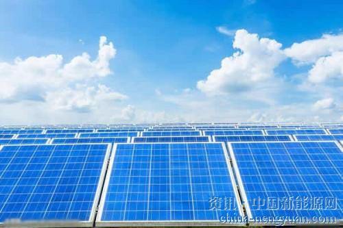                                                                                                                                                                     
	　　2018年上半年，我國(guó)光伏產(chǎn)業(yè)呈現(xiàn)出規(guī)模持續(xù)增長(zhǎng)、市場(chǎng)應(yīng)用保持穩(wěn)定、技術(shù)水平不斷提升和產(chǎn)品出口繼續(xù)增長(zhǎng)等特點(diǎn)。

	　　2014—2018年半年度我國(guó)新增裝機(jī)情況