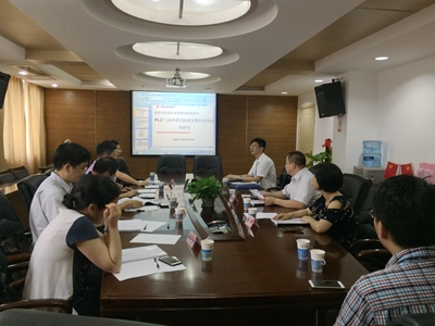 　　【中國儀表網(wǎng) 儀表研發(fā)】氣體流量計是在現(xiàn)如今的發(fā)展時代占據(jù)優(yōu)勢的比較大的一種儀表，在流量計的行列中，氣體流量計的使用頻率很高。  圖片來自福建省計量科學(xué)研究院 　　國家石油天然氣大流量計量站于20世紀(jì)80年代從美國儀表公司引進(jìn)的10m3鐘罩式氣體流量標(biāo)準(zhǔn)，其復(fù)現(xiàn)的流量范圍為(10～1500)m3/h，不確定度為0.1%，是目前國內(nèi)準(zhǔn)確度等級最高的鐘罩式氣體流量標(biāo)準(zhǔn)，經(jīng)國家質(zhì)檢總局授權(quán)，承擔(dān)著全國天然氣標(biāo)準(zhǔn)表的檢定任務(wù)