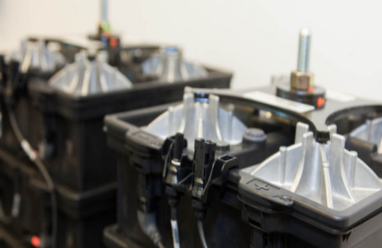 
	中國儲能網(wǎng)訊：2018年7月1日，加利福尼亞建筑標準委員會通過了加利福尼亞防火規(guī)范的補充條款。除此之外，該規(guī)范還對第608條款提出了新的要求，其中包括固定蓄電池系統(tǒng)的安裝