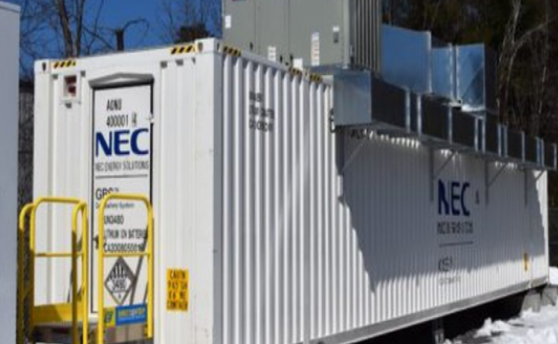 
	中國儲能網(wǎng)訊：經過一周的談判，馬薩諸塞州的利益相關方達成了一個協(xié)議，允許該州的太陽能和儲能設施擁有者保留其儲能容量的所有權。


	這個折衷方案允許住宅太陽能和儲能設施擁有有者保留將其設施的容量投標到ISO New England公司的遠期容量市場的權利