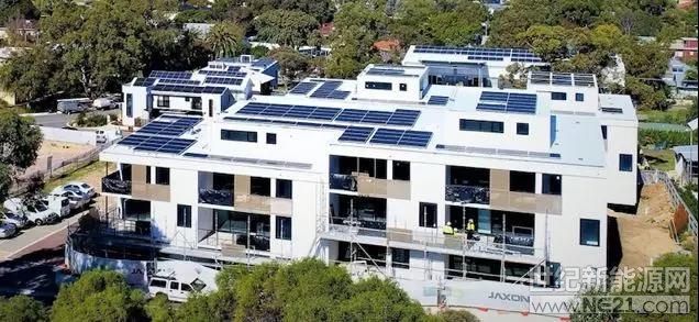  澳大利亞可再生能源機構(ARENA)支持的一個項目能夠實現(xiàn)P2P交易，讓廉價的太陽能電力在西澳大利亞的公寓內實現(xiàn)鄰居間的交易。



位于西澳大利亞的Fremantle附近的住宅開發(fā)項目，White Gum Valley在其住宅區(qū)安裝了屋頂光伏