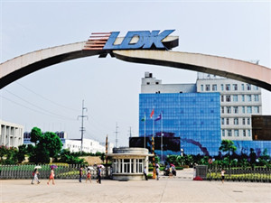 
	
                    
	【電纜網(wǎng)訊】昔日光伏巨頭江西賽維集團(tuán)已完成重整，正在進(jìn)行新一輪股權(quán)融資，擬募資5億元人民幣，用于投資布局鑄錠單晶及HIT電池領(lǐng)域，計(jì)劃未來(lái)三年內(nèi)實(shí)現(xiàn)IPO。

	

	據(jù)了解，2007年，全球最大多晶硅片制造商賽維LDK在紐交所上市，融資4.86億美元，成為江西在美上市的企業(yè)，也創(chuàng)出當(dāng)時(shí)中國(guó)新能源領(lǐng)域最大一單IPO