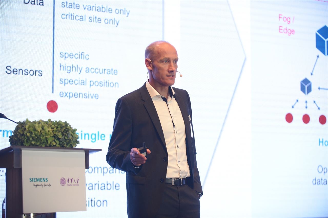 　　【中國(guó)儀表網(wǎng) 儀表企業(yè)】2018年8月2日—8月3日，西門子創(chuàng)新論壇在山東青島舉行，此次論壇由西門子和清華大學(xué)聯(lián)合舉辦。來自清華大學(xué)、上海交通大學(xué)、華中科技大學(xué)等高校的10多位教授以及100多位政商界專業(yè)人士參加了此次論壇，與西門子共同探討自主機(jī)器人和工業(yè)物聯(lián)網(wǎng)等核心科技的研發(fā)進(jìn)展，旨在促進(jìn)創(chuàng)新生態(tài)系統(tǒng)的發(fā)展與完善