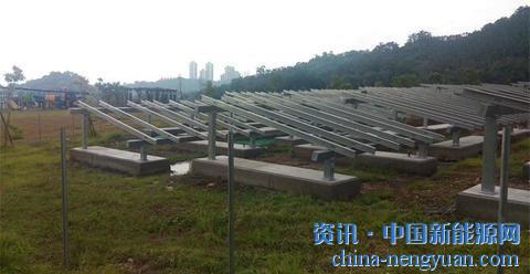                                                                                                                                                                     
	臺北市木柵的福德坑環(huán)保復育公園以及南港的山水綠生態(tài)公園近日被發(fā)現(xiàn)，草地上插滿太陽能板。(圖片來源：臺灣“中時電子報”)

	　　據(jù)臺灣“中時電