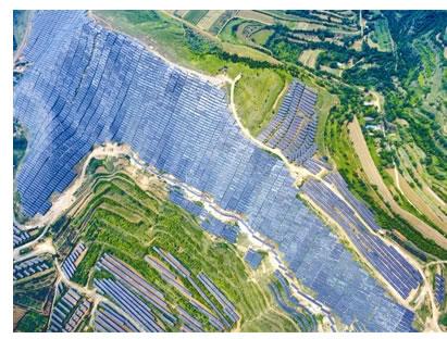                                         
	

	　　芮城縣，隸屬于山西省運(yùn)城市，地處晉、秦、豫三省交界處，全縣總面積1178.76平方公里，轄7鎮(zhèn)3鄉(xiāng)，人口41萬(wàn)。這里地勢(shì)北高南低，一面陽(yáng)坡，呈階梯狀分布，暖溫帶大陸性半濕潤(rùn)氣候，是光伏發(fā)電的實(shí)驗(yàn)基地的理想地域