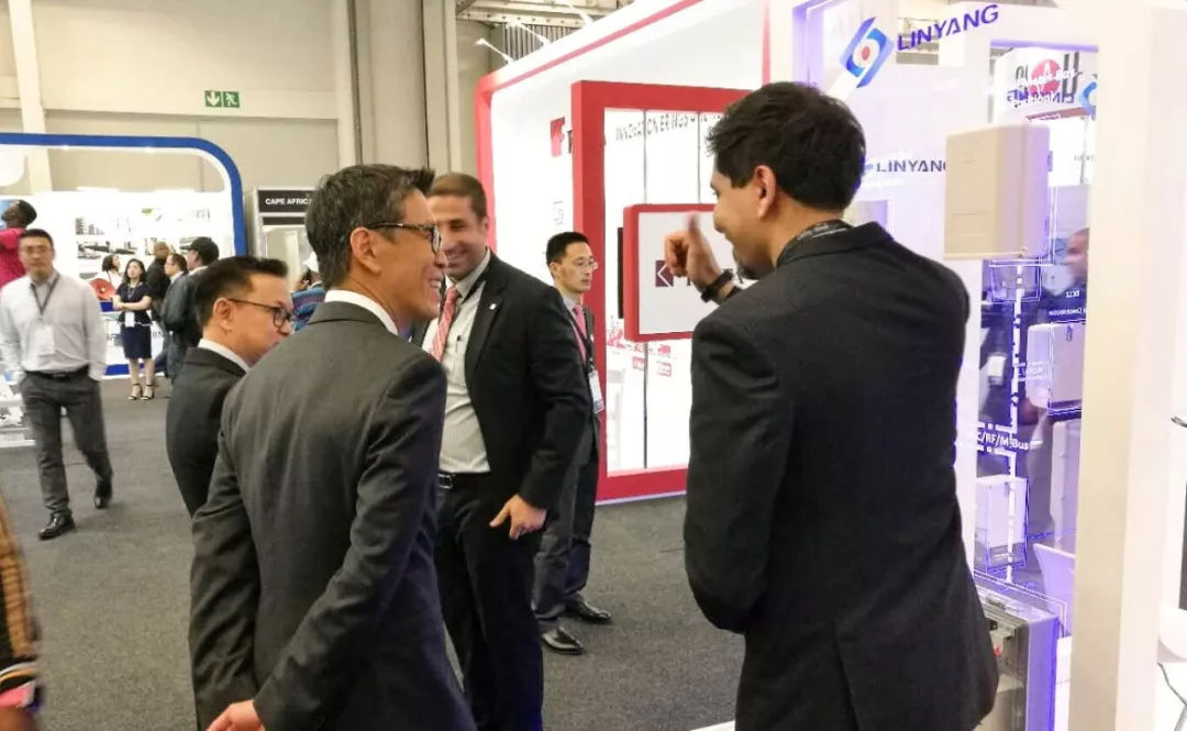 　　【中國儀表網(wǎng) 儀表企業(yè)】非洲各國經(jīng)濟(jì)發(fā)展程度存在較大差異，電力設(shè)施的發(fā)展速度不盡相同。基于近年來世界范圍內(nèi)智能電網(wǎng)建設(shè)的推動(dòng)，部分非洲國家已經(jīng)著手建設(shè)可持續(xù)性的電力基礎(chǔ)設(shè)施，為后期智能電網(wǎng)的全面發(fā)展奠定基礎(chǔ)