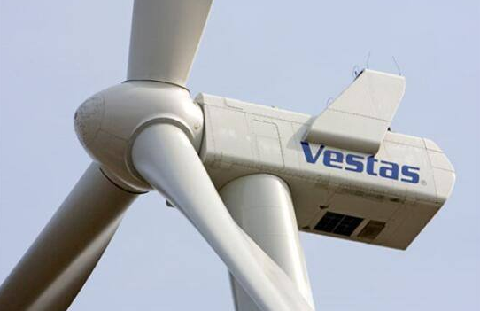                        北京時間8月15日，維斯塔斯風力系統(tǒng)有限公司VestasWindSystemsA/S發(fā)布2018年第二季度財務(wù)報告。第二季度收入與去年持平，新增訂單量強勁，訂單儲備位于高水平