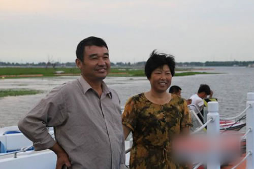                                         
	　　“這里以前煤炭開采導(dǎo)致環(huán)境污染和地塊沉陷嚴(yán)重，我們祖祖輩輩生活在這里、靠打漁為生的老百姓不得不就近搬遷，另謀生路。自從建起了光伏電站，這里環(huán)境一天比一天改善，我們又可以回來打漁了