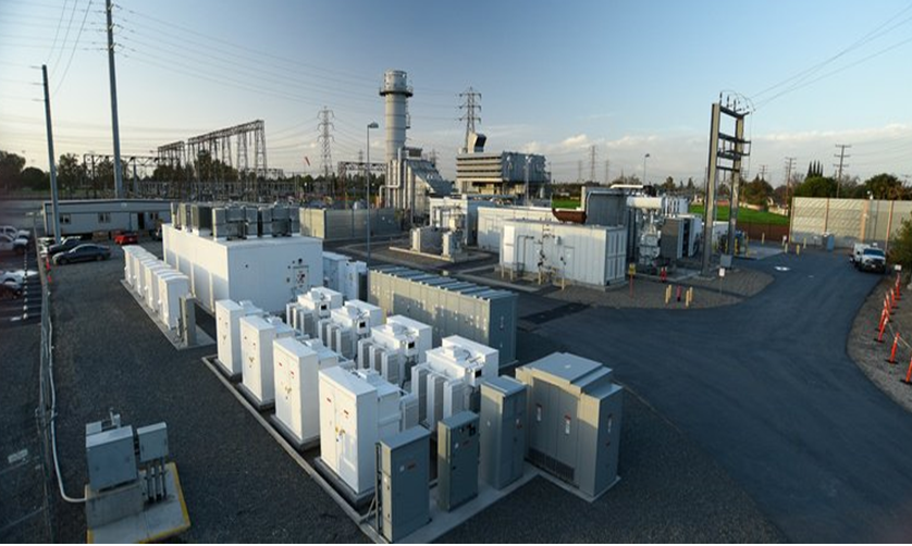 
	中國儲能網(wǎng)訊：日前據(jù)悉，美國中部大陸?yīng)毩⑾到y(tǒng)運(yùn)營商（MISO）提供了更多關(guān)于擴(kuò)大儲能資源批發(fā)市場準(zhǔn)入的細(xì)節(jié)，以符合美國聯(lián)邦能源監(jiān)管委員會（FERC）的第841號命令。并建議通過功率（MW）和容量（MWh）這兩項指標(biāo)來衡量儲能資源的容量