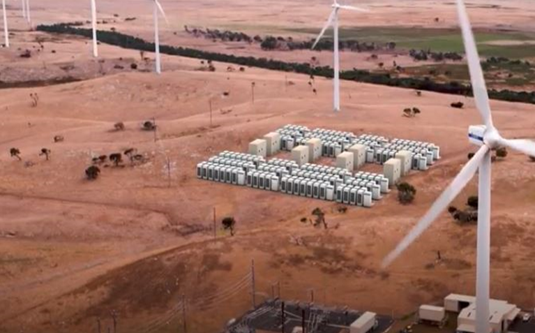 
	中國儲能網(wǎng)訊：風(fēng)力發(fā)電廠商Infigen Energy公司計劃在南澳大利亞州安裝一個容量為52兆瓦時的特斯拉Powerpack電池儲能系統(tǒng)。


	這個電池儲能系統(tǒng)將毗鄰澳大利亞芒特甘比爾市附近的278兆瓦Lake Bonney風(fēng)電場