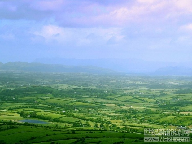 Solar Media市場研究分析師Lauren Cook表示，愛爾蘭首次拍賣將于2019年舉行，或拍出多達500MW的可再生能源太陽能電力新項目。



上個月，延遲已久的計劃獲得了愛爾蘭政府的批準，目前正在等待歐盟國家援助政策的批準