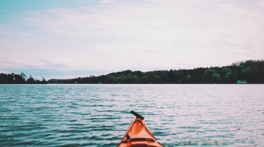 　　【中國儀表網(wǎng) 儀表產(chǎn)業(yè)】按照生態(tài)環(huán)境部、貴州省環(huán)保廳和州政府的統(tǒng)一安排部署，2017年10月以來，黔西南州環(huán)保局組織興義市、安龍縣、冊亨縣環(huán)保局開展趙家渡、坡腳、蔗香南、蔗香北4個水質(zhì)自動站建設，目前已經(jīng)全面建成。同時，配合國家環(huán)境監(jiān)測總站完成萬峰湖、三江口2個已建水質(zhì)自動站監(jiān)測事權(quán)上收和第三方運維交接，配合貴州省環(huán)境監(jiān)測中心站完成黃泥河、岔河口、壩草3個已建水質(zhì)自動監(jiān)測站改造升級