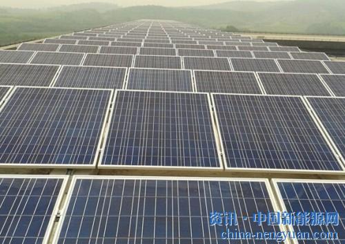                                                                                                                                                                     
	　　據了解，2017年以來，南京公司組織10千伏及以上光伏發(fā)電項目接入系統(tǒng)方案評審56項，發(fā)電容量約30萬千瓦；免費為用戶編制3653份光伏發(fā)電項目接入系統(tǒng)方案報告，發(fā)電容量約1