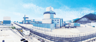 
                    

近日，三門核電1號(hào)機(jī)組首次達(dá)到100%滿功率運(yùn)行。
 
　　三門核電1號(hào)機(jī)組于今年4月25日開始首次裝料，6月21日反應(yīng)堆首次達(dá)到臨界，6月27日首次利用核蒸汽成功沖轉(zhuǎn)汽輪機(jī)至額定轉(zhuǎn)速，6月30日4時(shí)48分首次并網(wǎng)成功