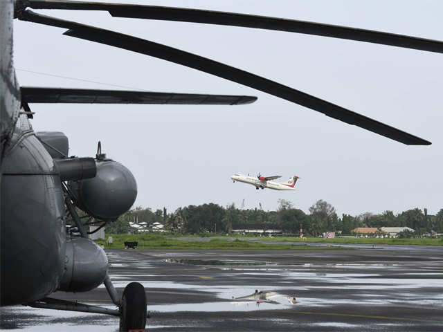 
	
                    
	【電纜網(wǎng)訊】印度一位官員今日表示，科欽國(guó)際機(jī)場(chǎng)有限公司（CIAL）在洪水中估計(jì)損失了超過(guò)22億盧比（約合人民幣2.2億元）。這個(gè)世界上第一個(gè)太陽(yáng)能機(jī)場(chǎng)的太陽(yáng)能發(fā)電系統(tǒng)也遭受了洪水的破壞