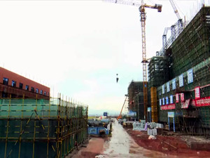 
	
                    
	【電纜網(wǎng)訊】浙江衢州市區(qū)生活垃圾焚燒發(fā)電項(xiàng)目是衢州市的重大民生工程，項(xiàng)目團(tuán)隊(duì)在時(shí)間緊、任務(wù)重、要求高的情況下，圍繞目標(biāo)、強(qiáng)化落實(shí)，有望在年底前實(shí)現(xiàn)項(xiàng)目試運(yùn)行，比原計(jì)劃提前近3個(gè)月。

	

	據(jù)了解，衢州市區(qū)生活垃圾焚燒發(fā)電項(xiàng)目占地120畝，設(shè)計(jì)日焚燒處理生活垃圾1500噸，作為衢州市重大的民生項(xiàng)目，隨著項(xiàng)目的落地，也將為“活力新衢州美麗大花園”添磚加瓦