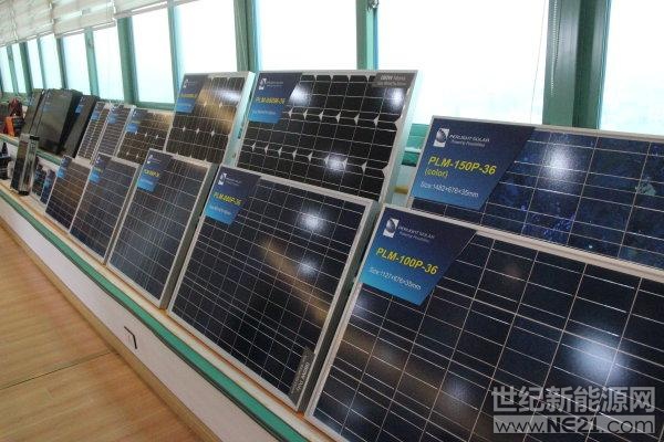  在2010年之后的幾年時(shí)間里，受歐美市場(chǎng)“雙反”影響，國(guó)內(nèi)的光伏行業(yè)一度陷入發(fā)展低谷，當(dāng)時(shí)溫嶺的光伏企業(yè)也受到了極大的沖擊。通過(guò)不斷調(diào)整、適應(yīng)，如今的光伏行業(yè)已經(jīng)走出“寒冬”