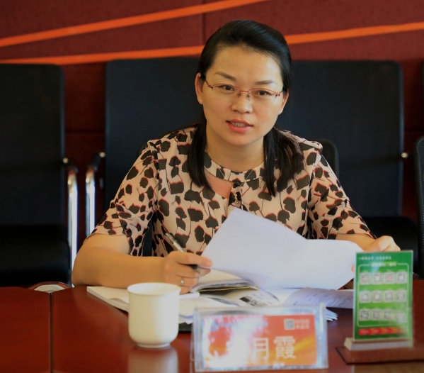 
	
                    
	8月24日，江蘇省經(jīng)信委中小企業(yè)科技創(chuàng)新處副處長(zhǎng)宋月霞，南京慧德信息管理咨詢有限公司總經(jīng)理陸韌鋼，江蘇海寶軟件股份有限公司總經(jīng)理李永康等一行蒞臨遠(yuǎn)東智慧能源股份有限公司（簡(jiǎn)稱：智慧能源，股票代碼：600869）旗下的遠(yuǎn)東買賣寶網(wǎng)絡(luò)科技有限公司（簡(jiǎn)稱：買賣寶）進(jìn)行考察調(diào)研。投資人、遠(yuǎn)東買賣寶網(wǎng)絡(luò)科技有限公司高級(jí)副總經(jīng)理詹俊，投資人、遠(yuǎn)東買賣寶運(yùn)營(yíng)部總監(jiān)助理李洋，遠(yuǎn)東買賣寶運(yùn)營(yíng)部總監(jiān)助理陳潔，遠(yuǎn)東買賣寶運(yùn)營(yíng)部總監(jiān)助理徐華，投資人、遠(yuǎn)東買賣寶兼交易中心總經(jīng)理工作