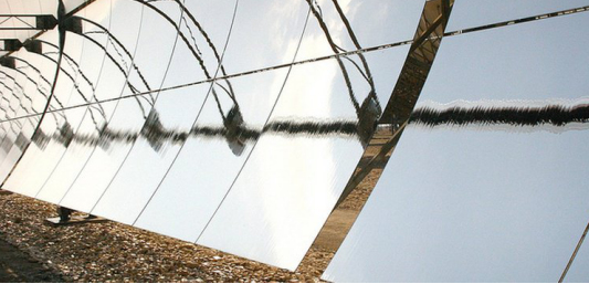 
	中國儲能網(wǎng)訊：行業(yè)領先的熱儲能解決方案開發(fā)商Viking Cold Solutions公司已在其客戶的冷藏倉庫完成了測量和驗證研究，并稱其冷卻系統(tǒng)大幅降低了冷藏設施的峰值需求和消耗，同時保持了更加穩(wěn)定的溫度。


	Viking公司在位于加利福尼亞州里士滿的93,000平方英尺的冷凍食品配送中心部署其“熱儲能”（TES）技術，其高峰期能源消耗和需求費用占年度能源成本的近50％