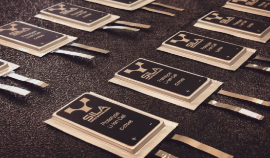 
	中國儲能網(wǎng)訊：電池研發(fā)服務商Sila Nanotechnologies公司首席執(zhí)行官Gene Berdichevsky日前表示，電池儲能系統(tǒng)可能會有根本性突破。


	他所在的創(chuàng)業(yè)公司日前獲得了7000萬美元的風險投資，用于開發(fā)先進的電池材料，以改善電動汽車和消費電子產(chǎn)品的動力性能