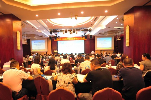 　　【中國儀表網 儀表企業(yè)】隨著政府和大眾對于環(huán)保的日益重視，環(huán)境治理已經成為政府和民眾關注的焦點，“打贏藍天保衛(wèi)戰(zhàn)三年行動計劃”等政策的相繼出臺與實施讓民眾看到了國家治理環(huán)境的決心。2018年8月16-18日，由南京大學環(huán)境科學研究與先河環(huán)保聯(lián)合主辦的“生態(tài)環(huán)境污染綜合防治技術研討與培訓會”在景色宜人的青島隆重召開，來自全國23個省份的近300位專家學者、技術人員匯聚到此，將各地環(huán)境污染防治先進技術、應對策略及管理經驗進行學習交流，也鼓舞著環(huán)保人為中國的生